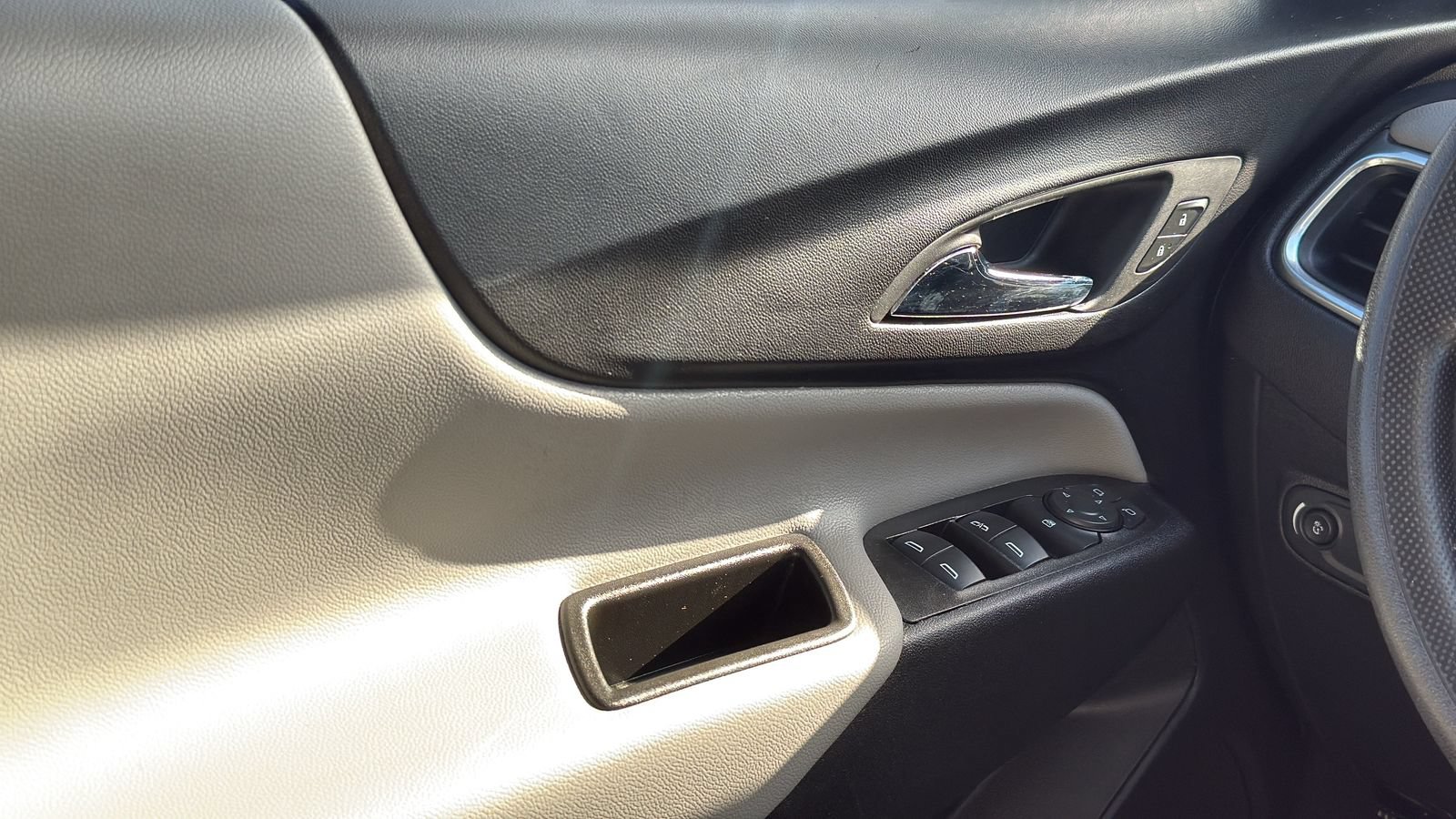 Used 2024 Chevrolet Equinox LS w/ LS Convenience Package FWD image 12