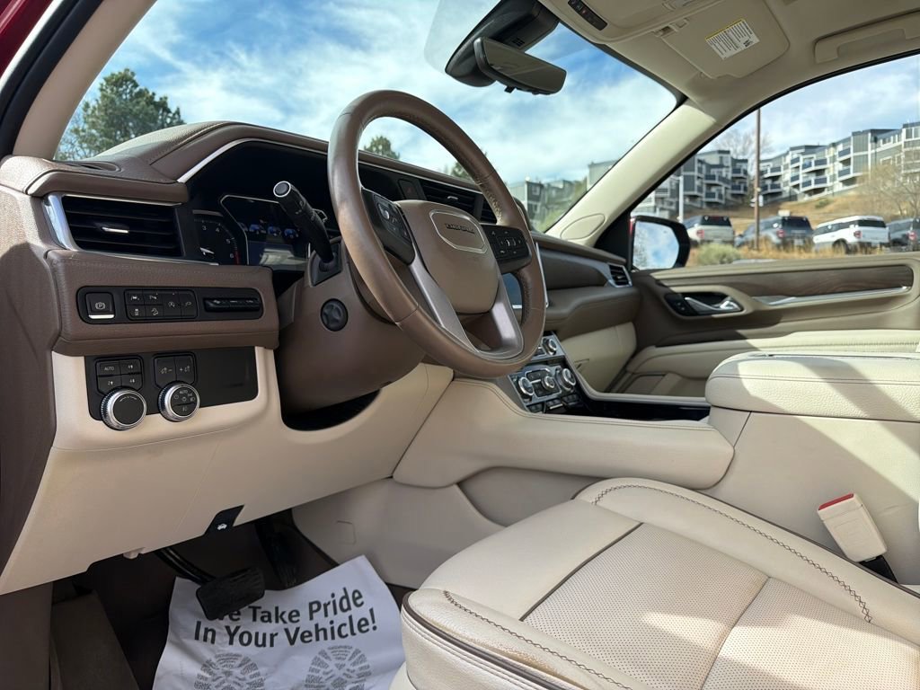 Used 2021 GMC Yukon Denali w/ Advanced Technology Package image 12