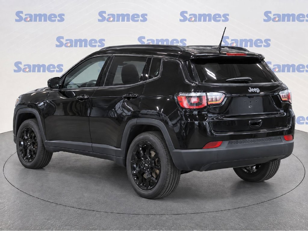 Used 2025 Jeep Compass Latitude w/ Altitude Special Edition AWD/4WD image 4