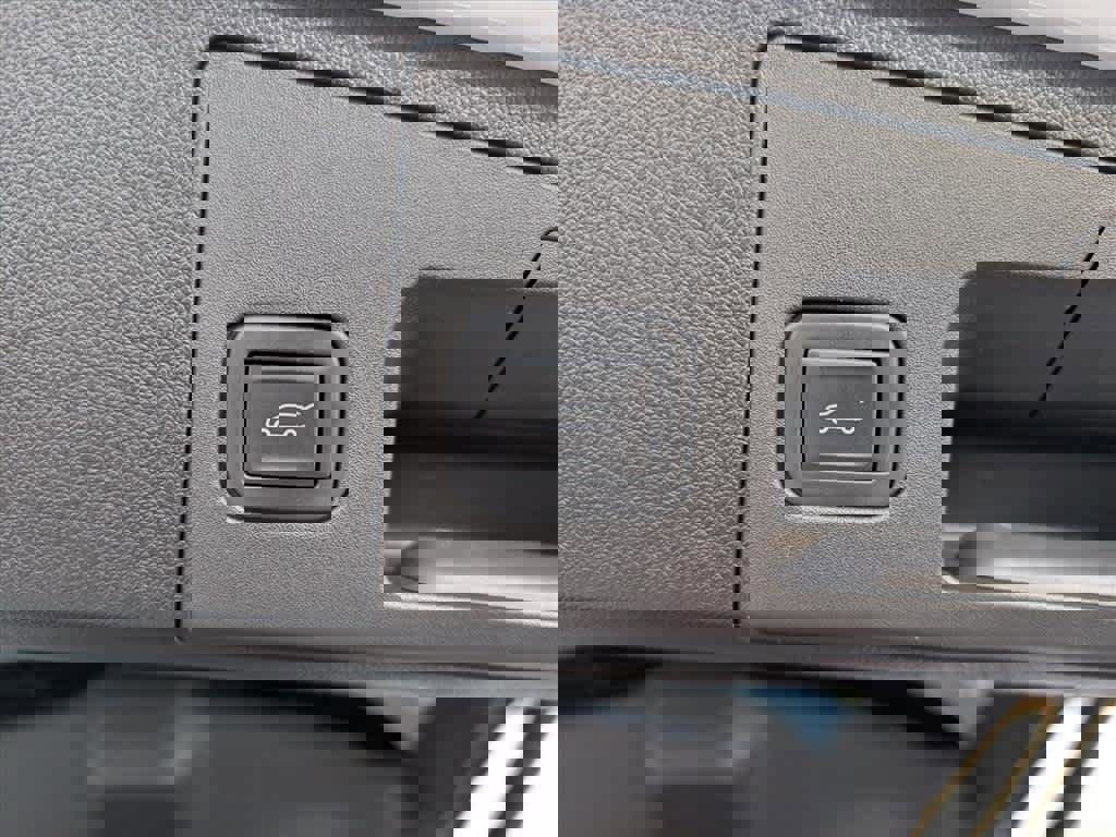 Used 2023 Cadillac XT4 Sport image 21