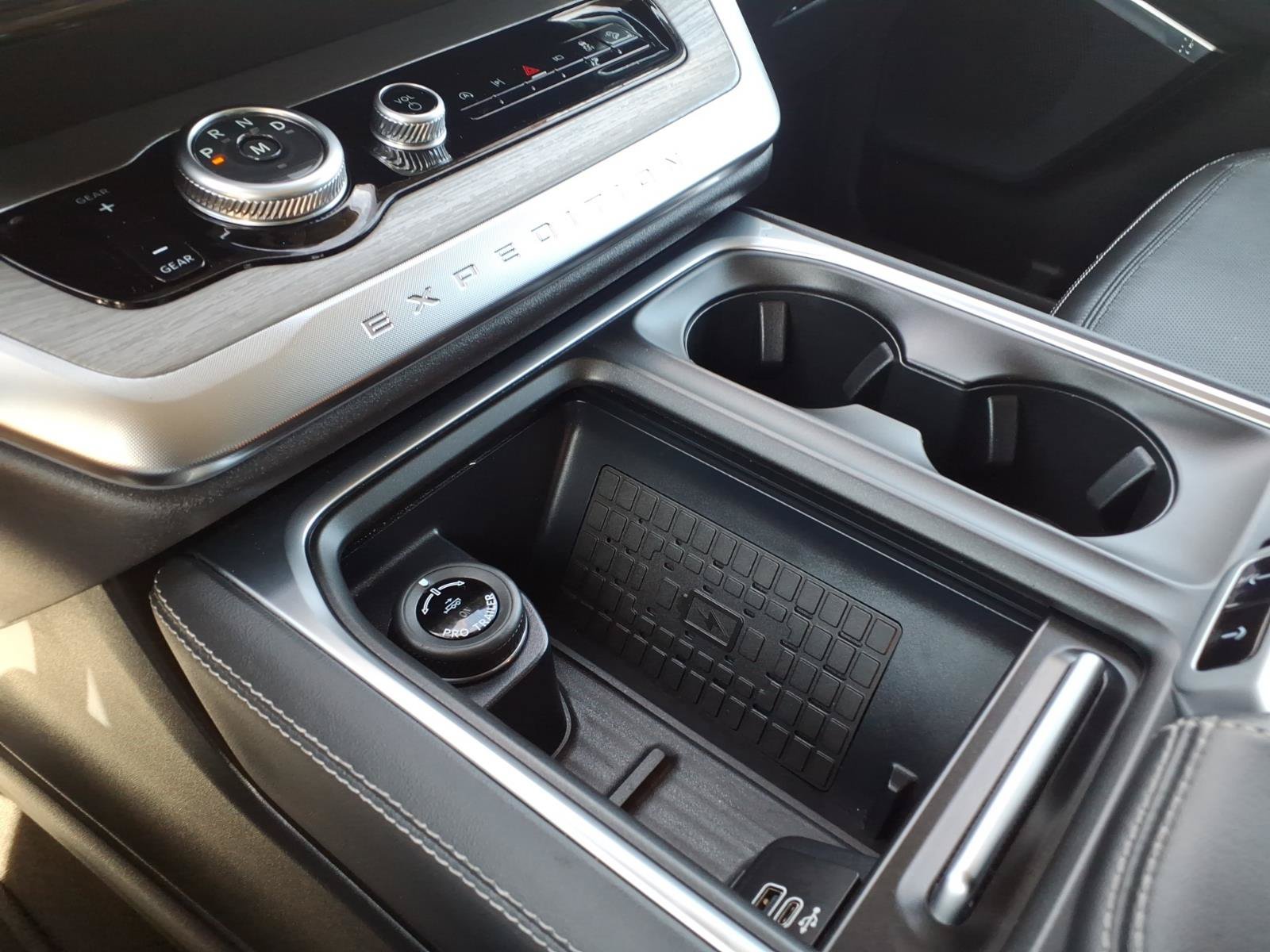 Certified 2025 Ford Expedition Platinum AWD/4WD image 20