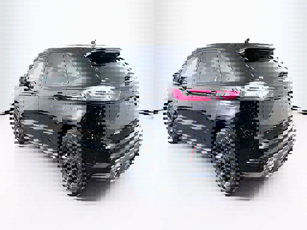 Certified 2019 Ford Edge ST w/ Convenience Package image 3