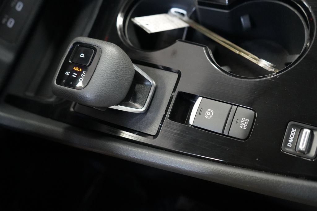 Used 2025 Nissan Rogue SV FWD image 37