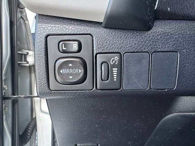 Used 2017 Toyota Corolla LE w/ Body Protection Package FWD image 22