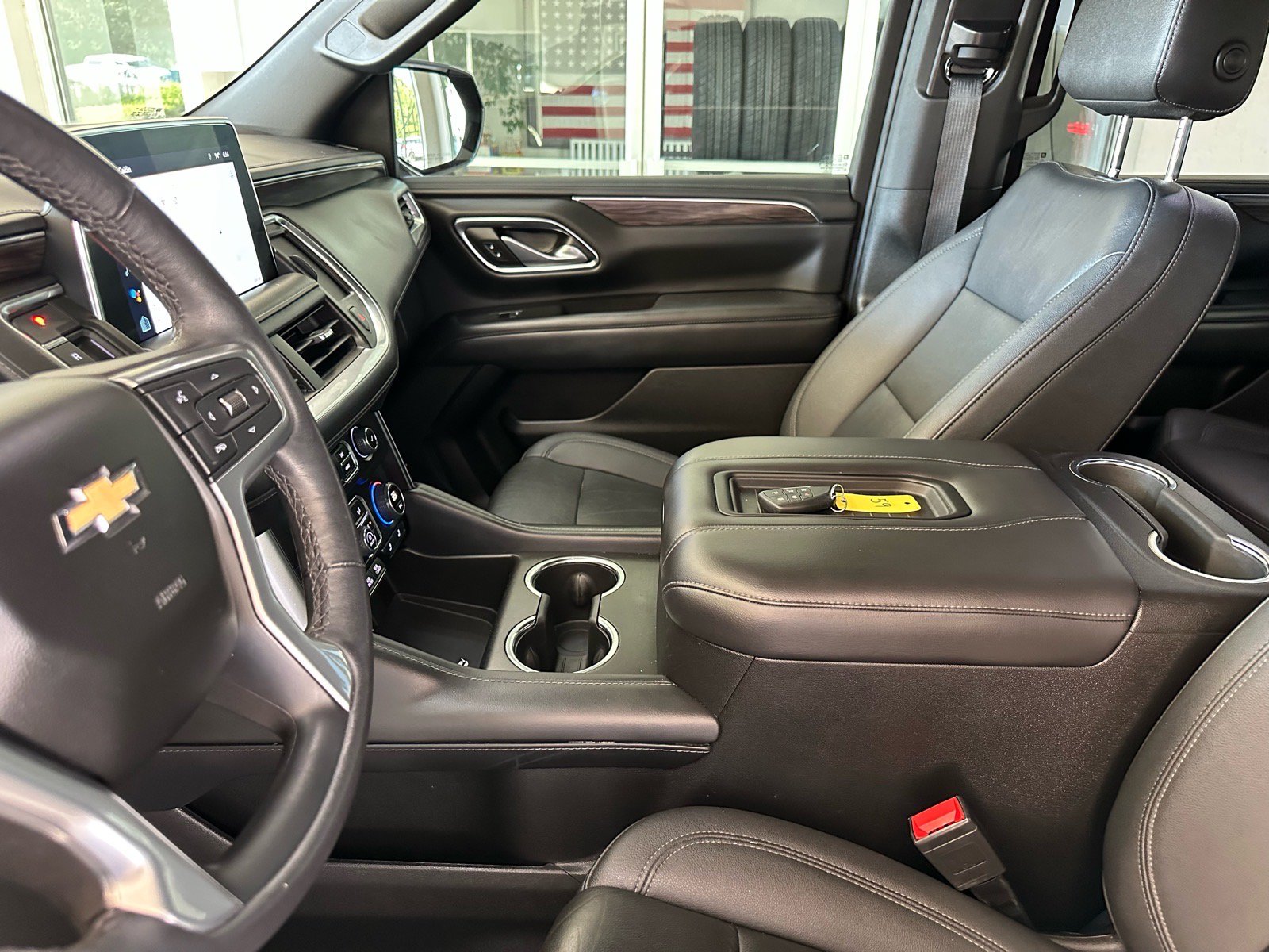 Used 2022 Chevrolet Tahoe LT w/ Luxury Package RWD image 19