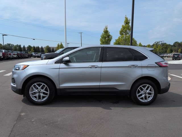 Certified 2024 Ford Edge SEL w/ Convenience Package AWD/4WD image 2