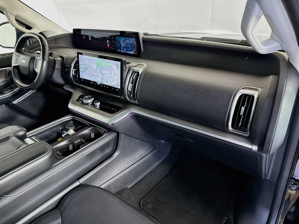Certified 2025 Ford Expedition Platinum AWD/4WD image 32