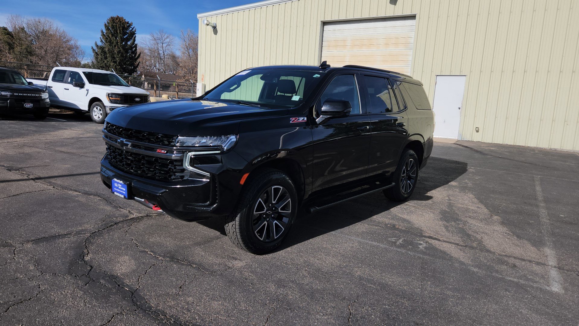 Used 2022 Chevrolet Tahoe Z71 w/ Luxury Package image 3