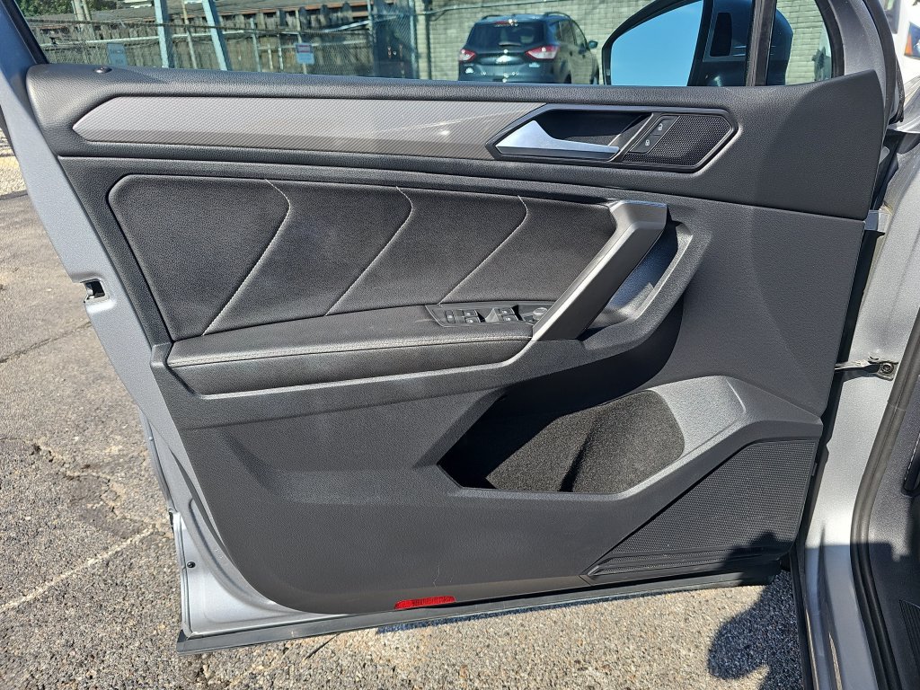 Used 2023 Volkswagen Tiguan SE FWD image 25
