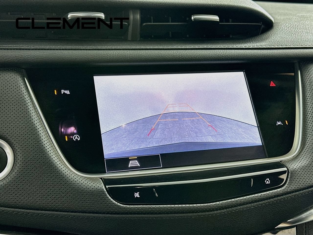 Used 2024 Cadillac XT6 Luxury FWD image 20