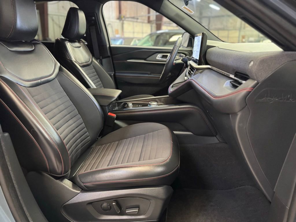 Certified 2025 Ford Explorer ST-Line image 15