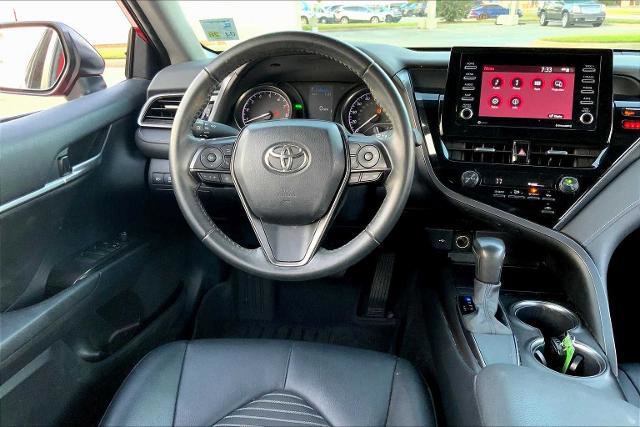 Used 2021 Toyota Camry SE w/ Convenience Package image 7