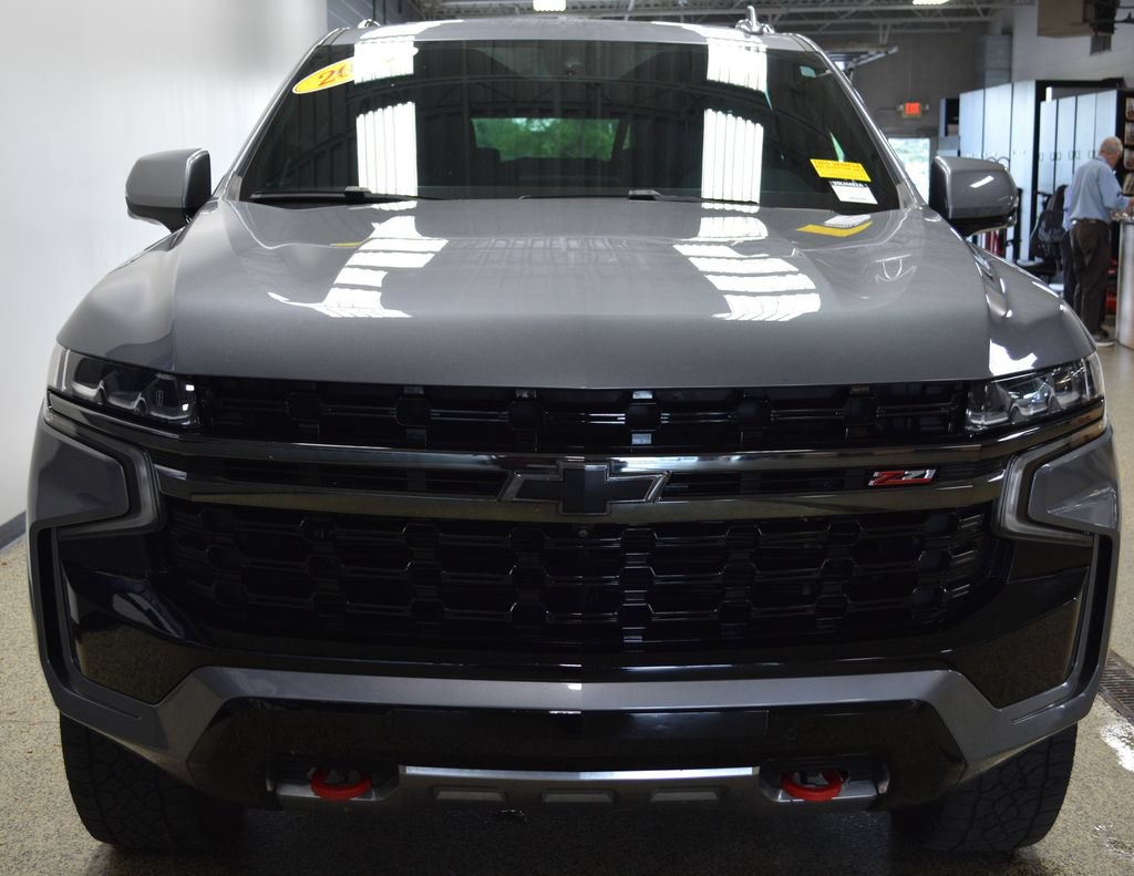 Used 2022 Chevrolet Suburban Z71 w/ Luxury Package AWD/4WD image 8