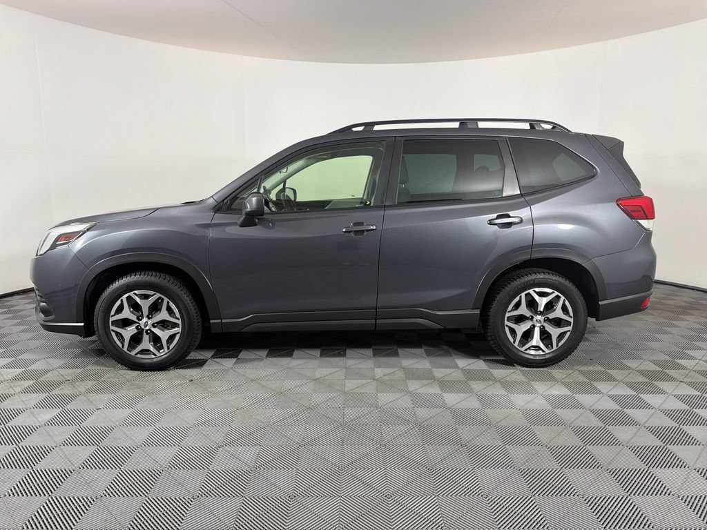 Used 2022 Subaru Forester Premium AWD/4WD image 6