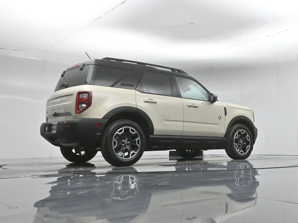 Certified 2025 Ford Bronco Sport Outer Banks w/ Outer Banks Tech Package+ AWD/4WD image 51