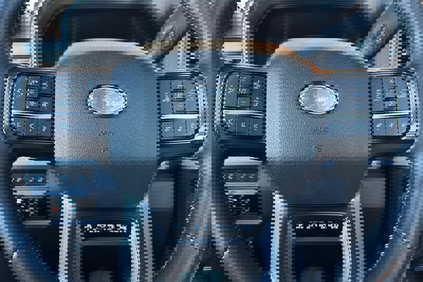 Certified 2023 Ford F450 Platinum w/ FX4 Off-Road Package image 23