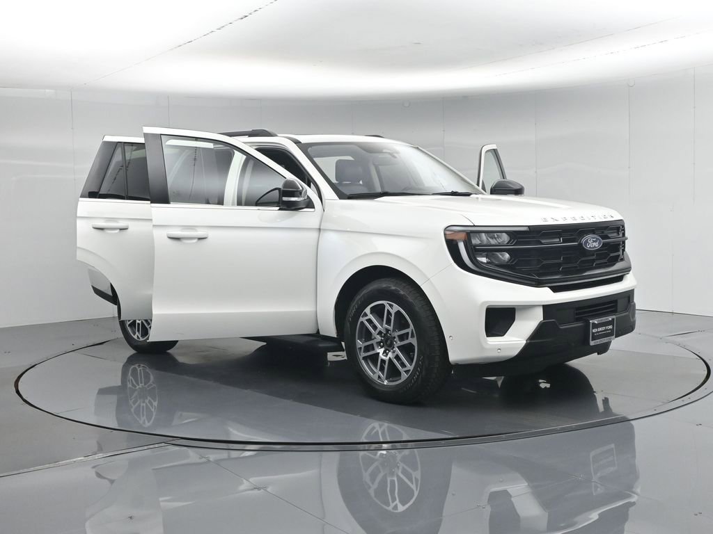Certified 2025 Ford Expedition Active AWD/4WD image 32