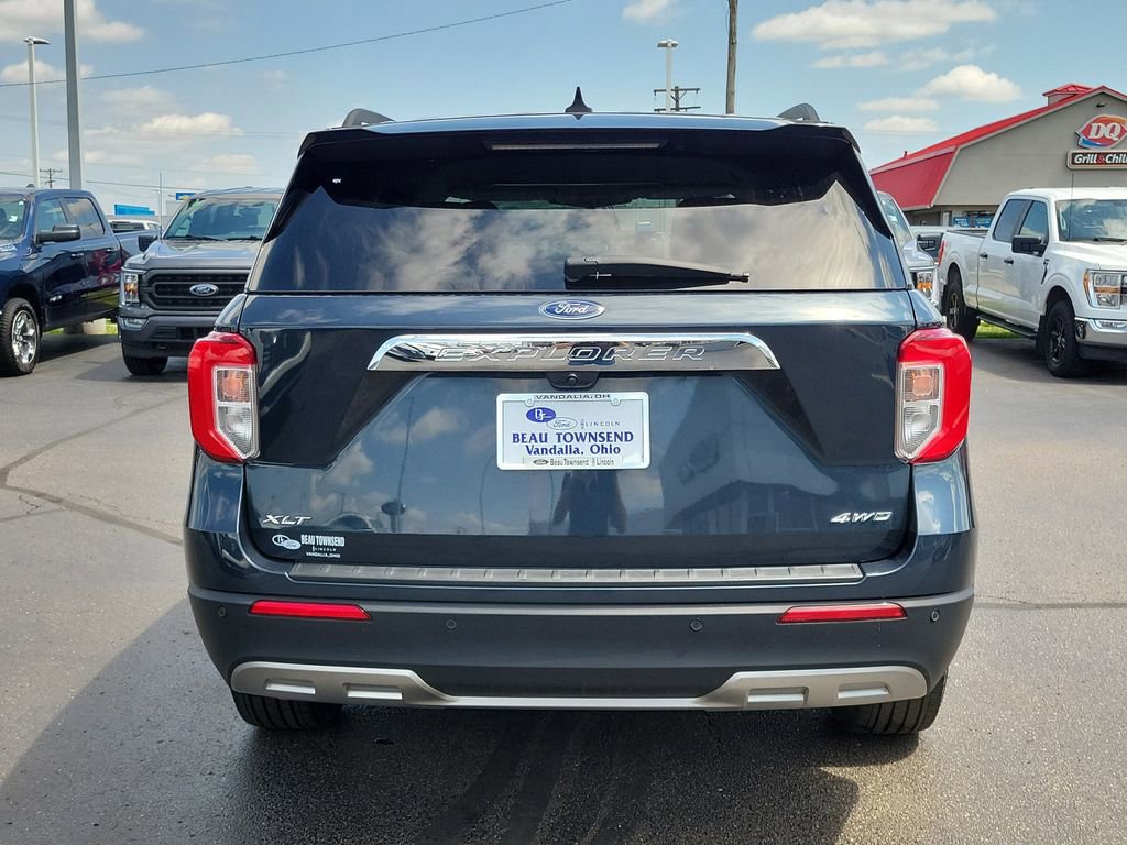 Certified 2023 Ford Explorer XLT w/ Equipment Group 202A AWD/4WD image 4