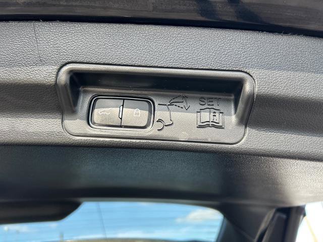 Certified 2022 Ford Explorer XLT w/ Equipment Group 202A image 18