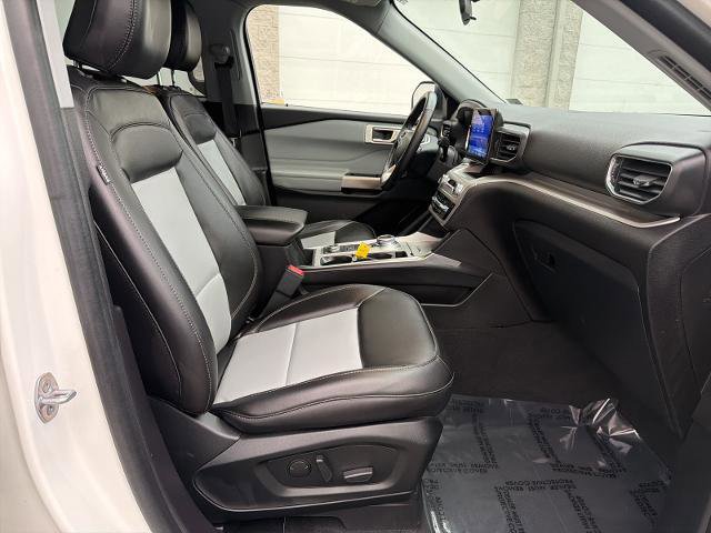 Certified 2022 Ford Explorer XLT w/ Equipment Group 202A image 29
