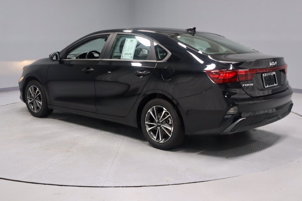 Used 2024 Kia Forte LXS w/ LXS Technology Package FWD image 8