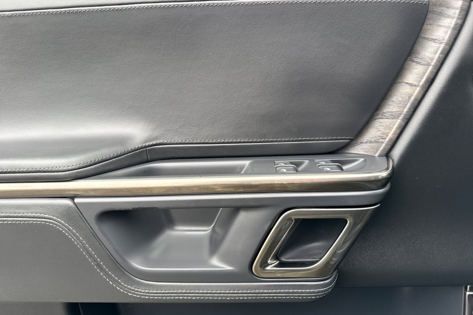 Used 2022 Rivian R1T Launch Edition image 12