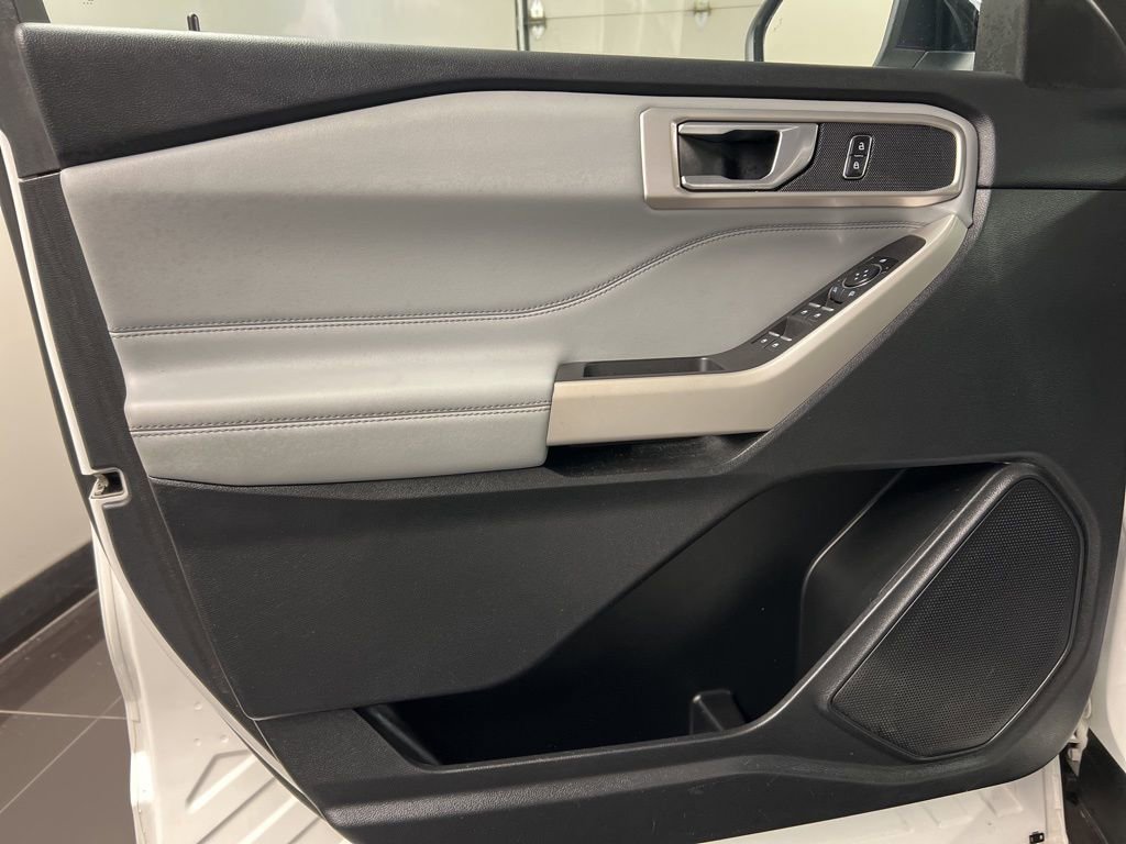 Certified 2023 Ford Explorer XLT w/ Equipment Group 202A image 28