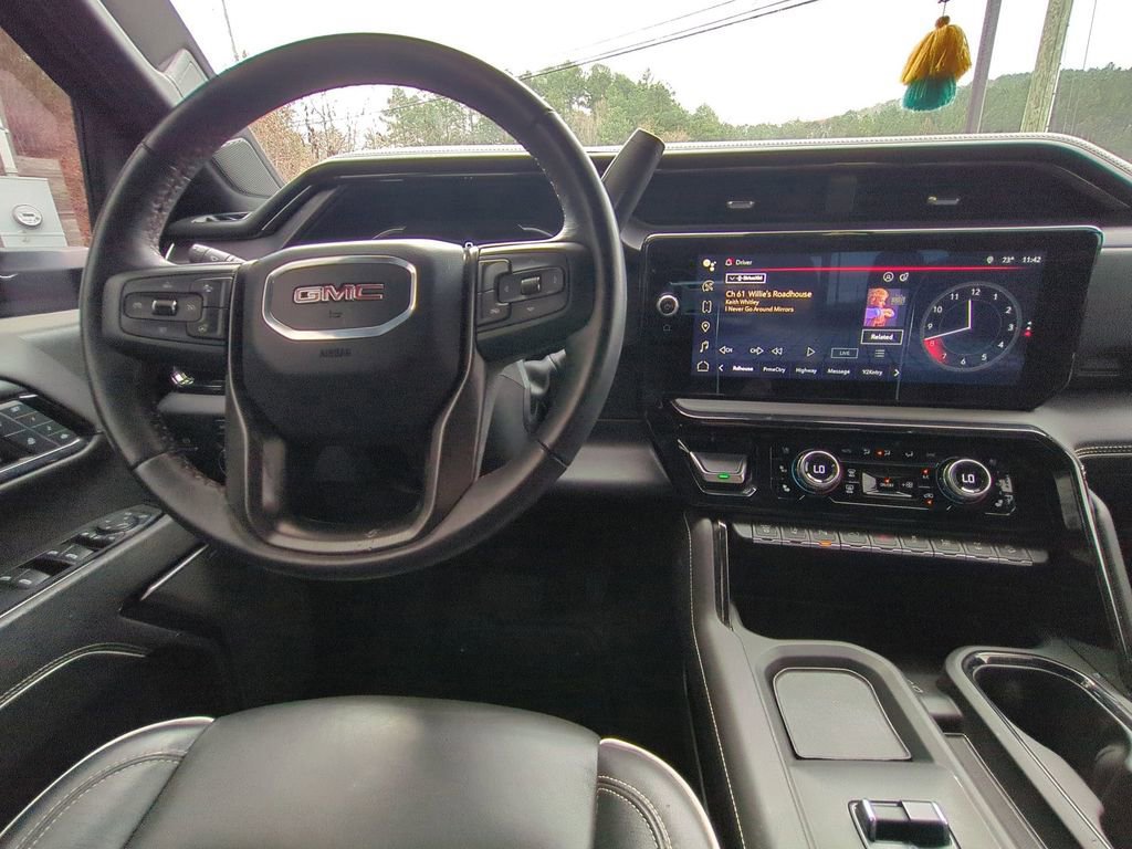 Used 2024 GMC Sierra 2500 AT4X image 16