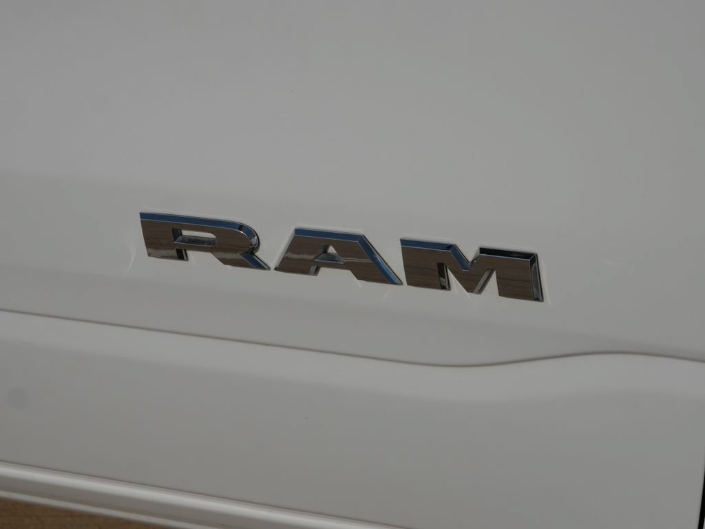 Used 2023 RAM 1500 Laramie AWD/4WD image 9