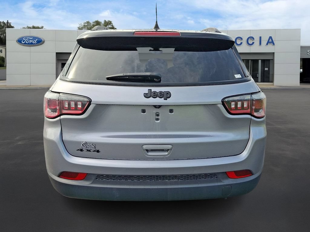 Used 2019 Jeep Compass Latitude AWD/4WD image 5