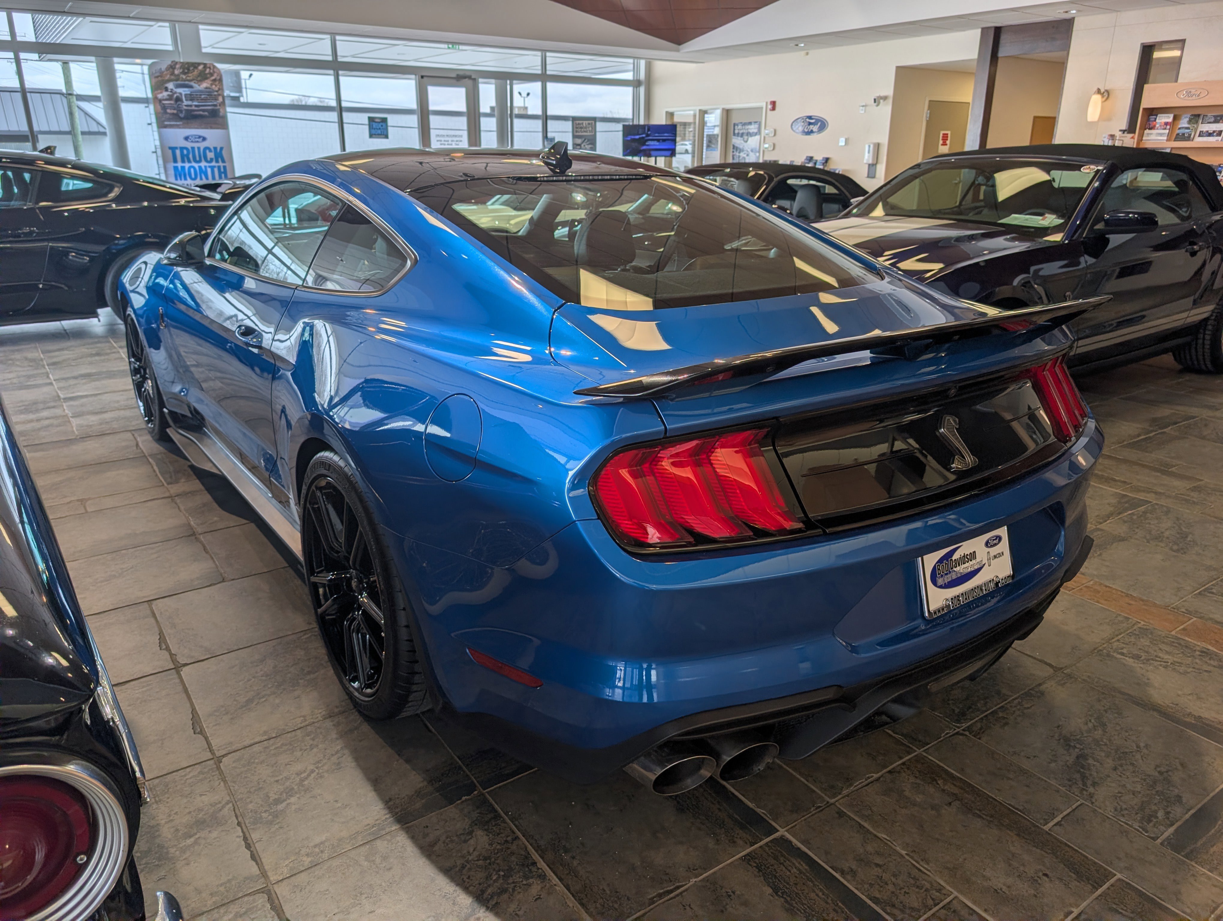 Certified 2021 Ford Mustang Shelby GT500 w/ Technology Package RWD image 4