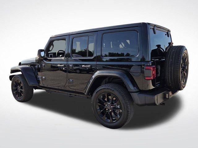 Used 2025 Jeep Wrangler Unlimited Sahara w/ Safety Group AWD/4WD image 7