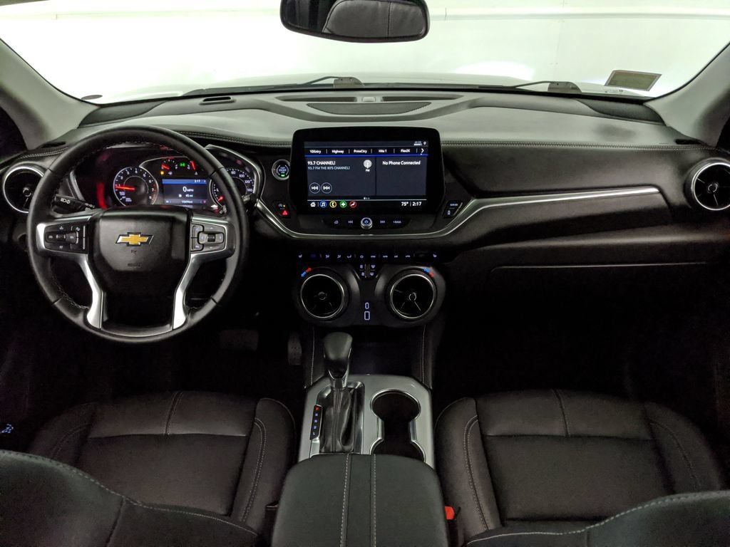 Used 2025 Chevrolet Blazer LT AWD/4WD image 7