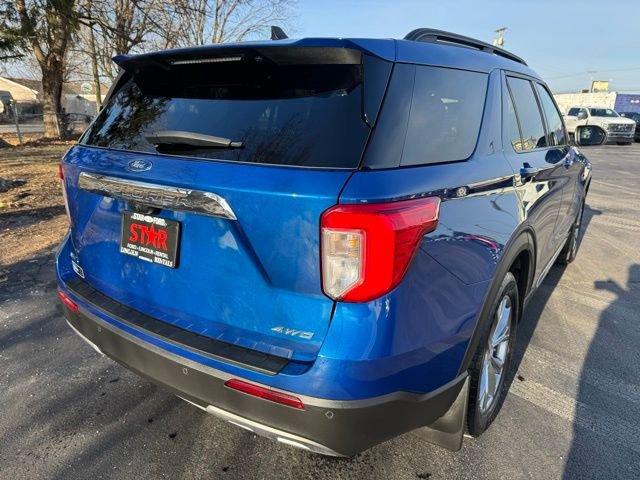 Certified 2022 Ford Explorer XLT w/ Equipment Group 202A image 3