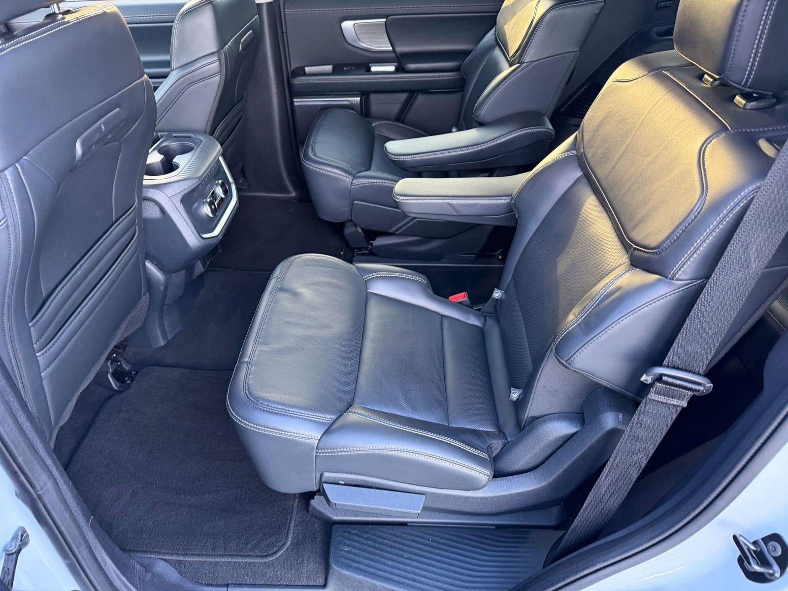 Certified 2025 Ford Expedition Platinum image 13