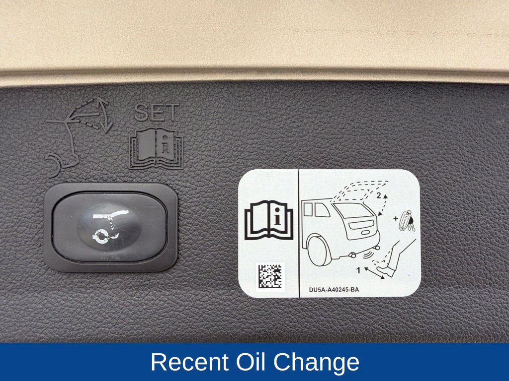 Certified 2017 Ford Escape Titanium FWD image 9