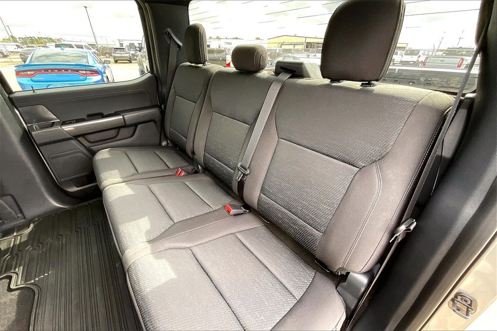 Certified 2021 Ford F150 XLT w/ Equipment Group 302A High image 19