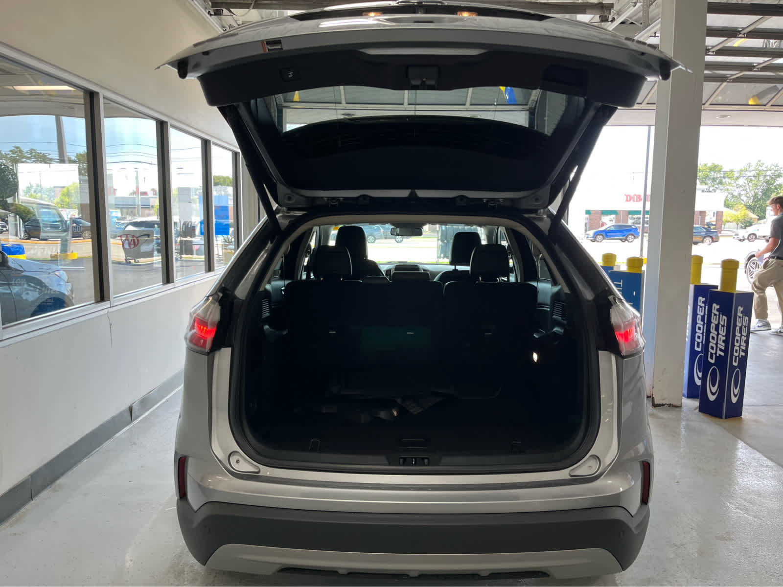 Certified 2024 Ford Edge SEL w/ Convenience Package AWD/4WD image 7