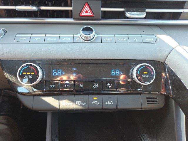 Used 2024 Hyundai Elantra Blue FWD image 37