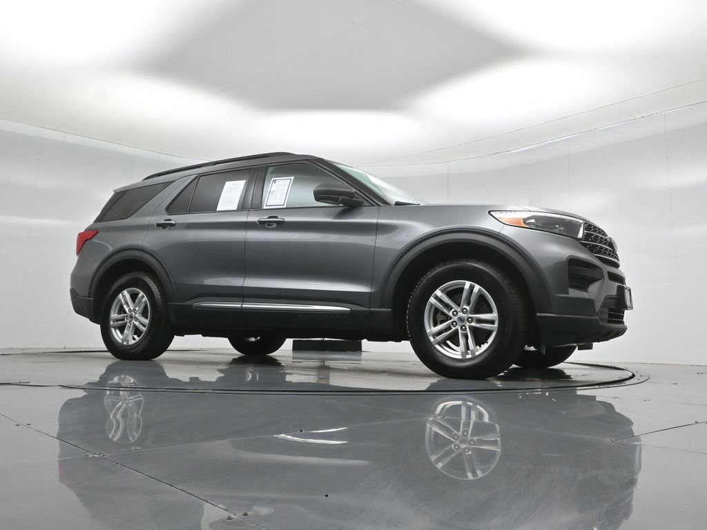 Certified 2022 Ford Explorer XLT w/ Class IV Trailer Tow Package image 2