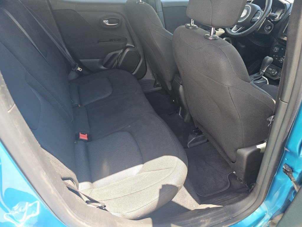 Used 2021 Jeep Renegade Sport w/ Sport Appearance Group AWD/4WD image 5