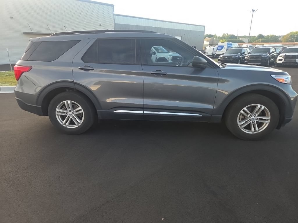 Certified 2023 Ford Explorer XLT RWD image 11