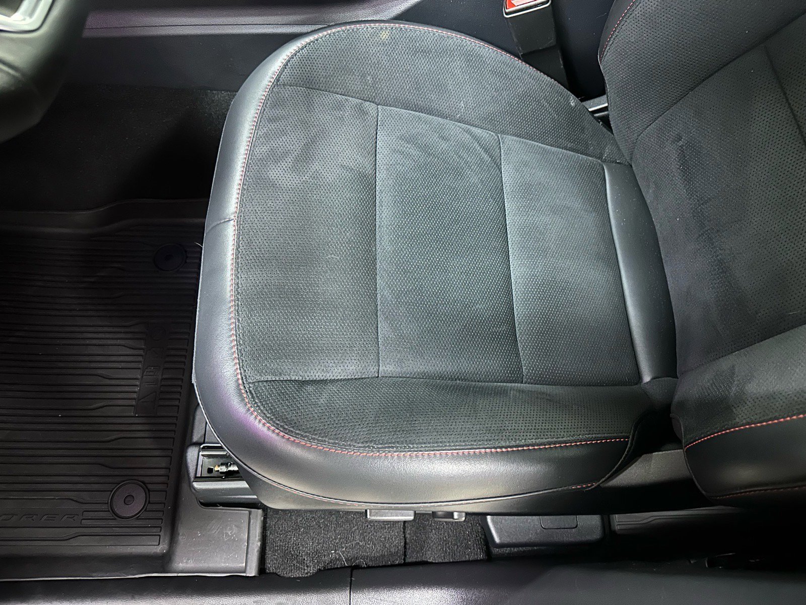 Certified 2025 Ford Explorer ST image 21