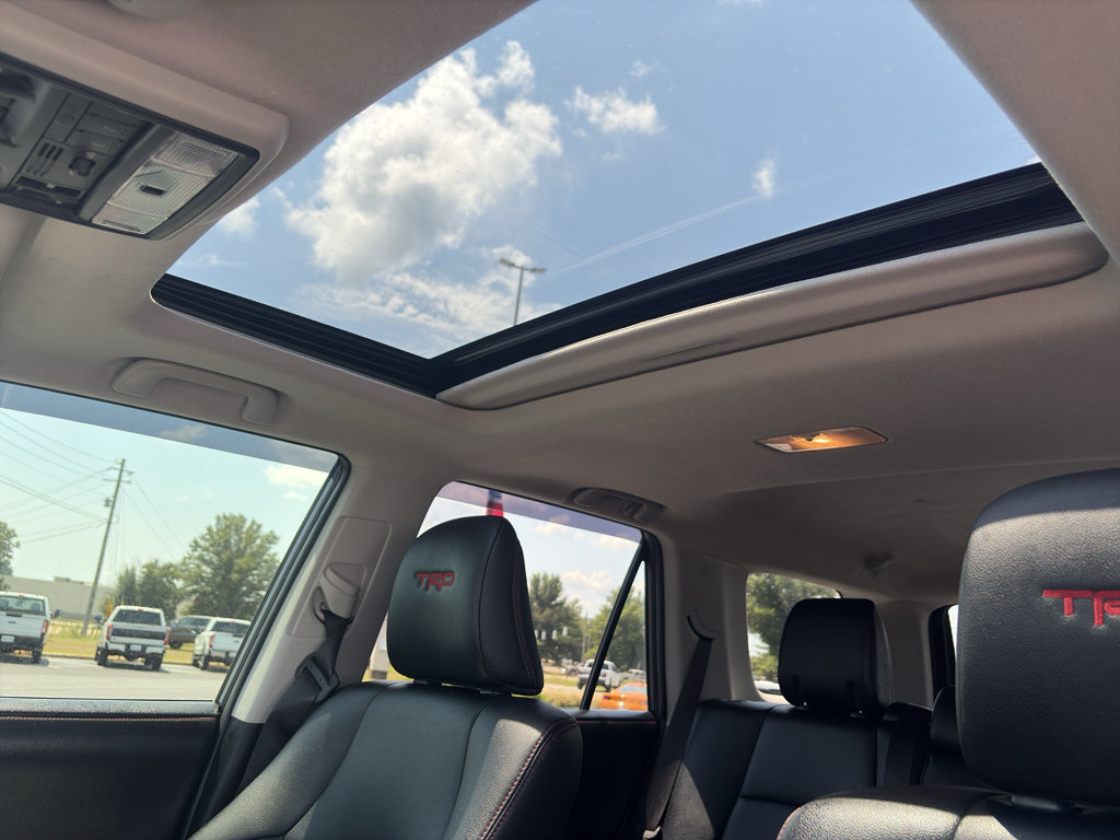 Used 2022 Toyota 4Runner TRD Off-Road Premium w/ Moonroof Package AWD/4WD image 12