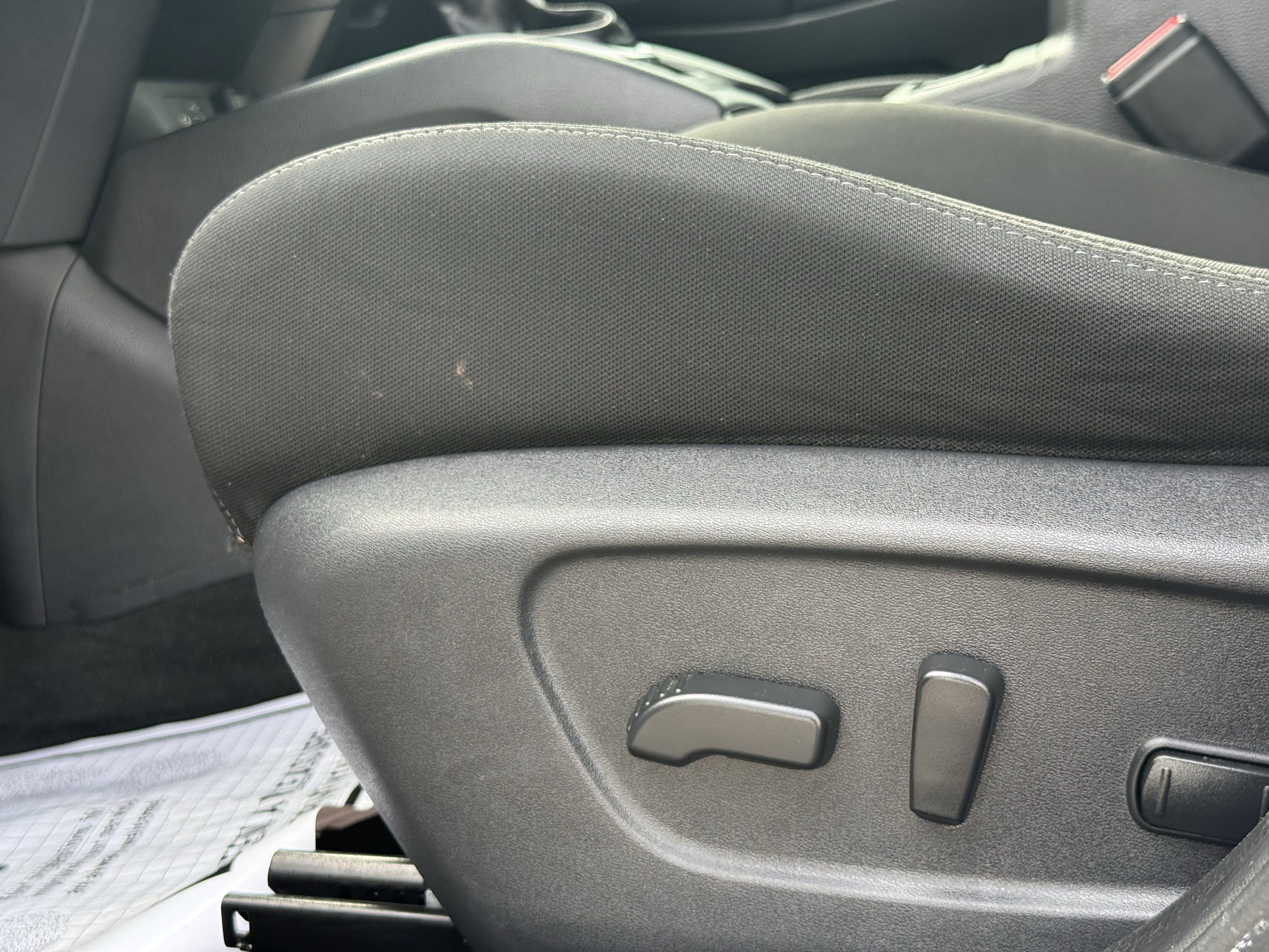 Used 2020 Nissan Rogue SV image 22