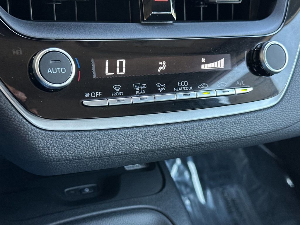 Used 2026 Toyota Corolla LE w/ LE Premium Package FWD image 18