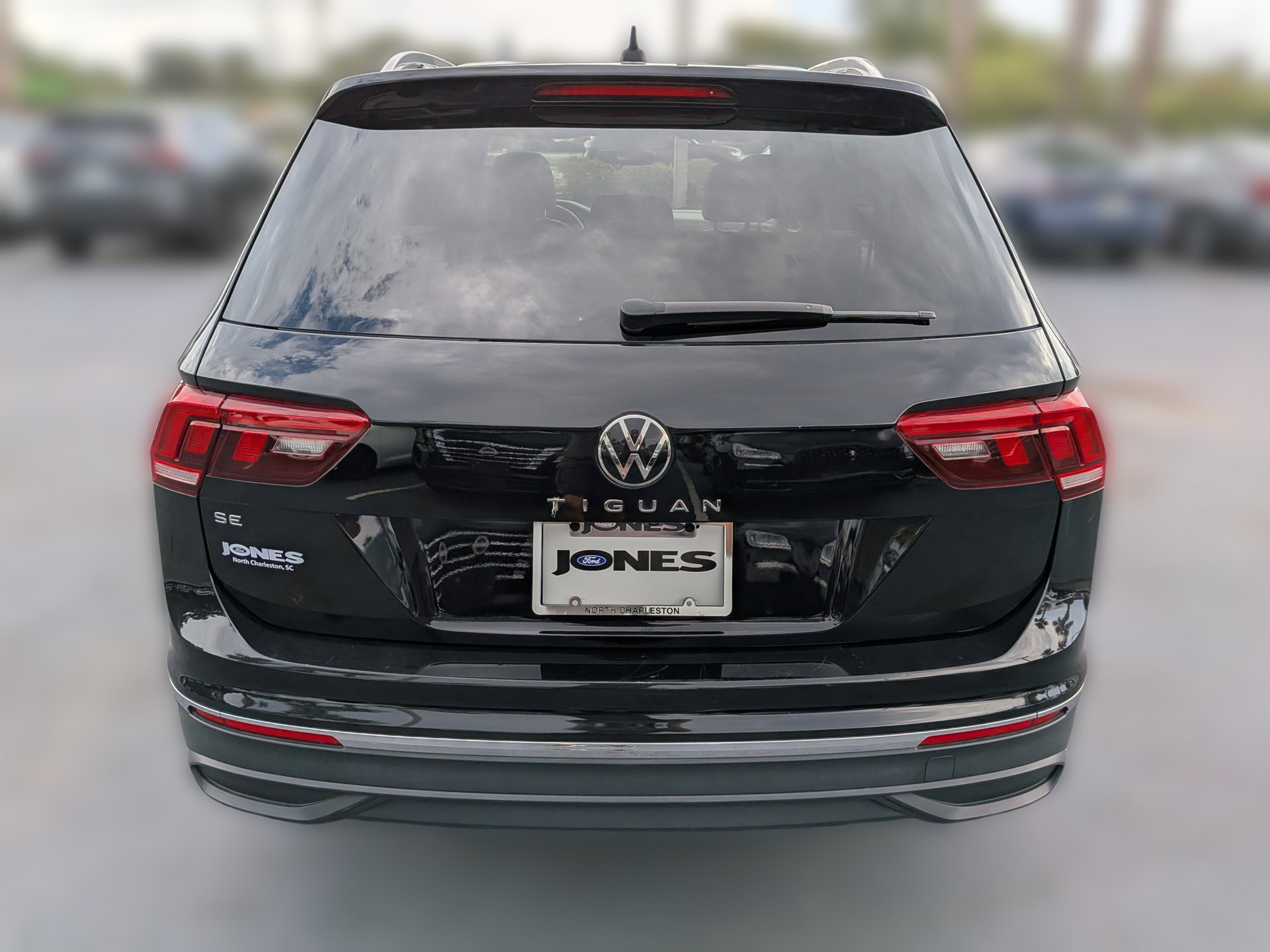 Used 2024 Volkswagen Tiguan SE FWD image 6