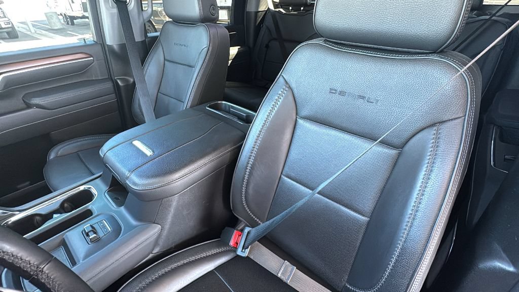 Used 2025 GMC Sierra 2500 Denali w/ Denali Reserve Package AWD/4WD image 24