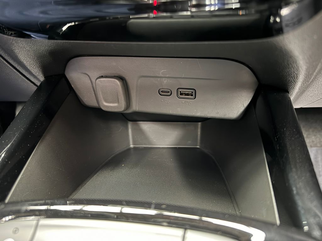 Used 2024 Chevrolet Trax LT w/ LT Convenience Package image 20