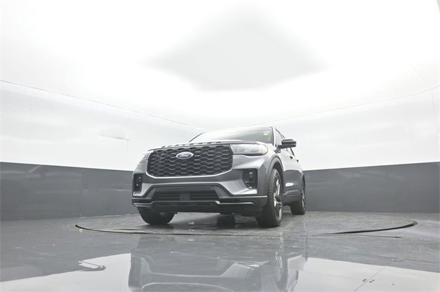 Certified 2025 Ford Explorer ST-Line w/ Premium Package image 29
